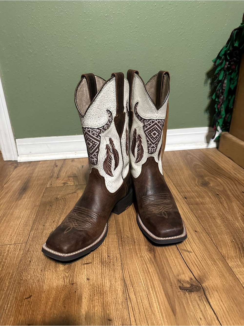 Ariat Brown & Cream Embroidered Western Heeled Boots